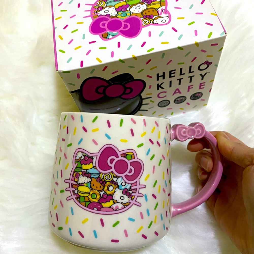 Hello Kitty - Picture 4 of 7